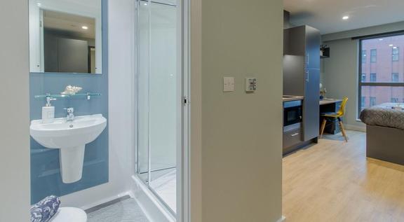 2 bedroom student apartment in City Centre, Leeds