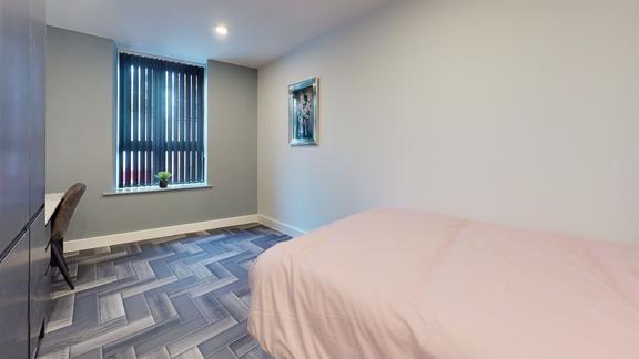 8 bedroom student apartment in Beeston, Nottingham