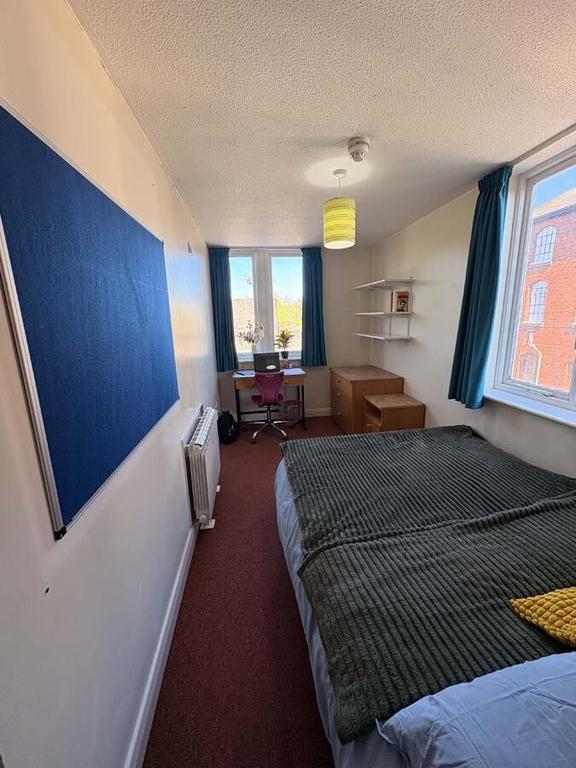 1 bedroom student apartment in City Centre, Canterbury
