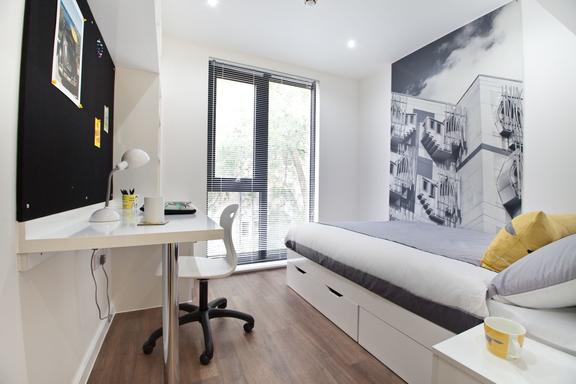 3 bedroom student apartment in New Town, Edinburgh