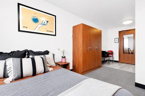 1 bedroom student apartment in City Centre, Coventry