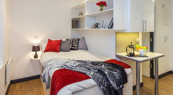 1 bedroom student apartment in Swaythling, Southampton