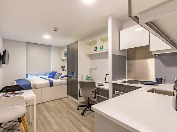 7 bedroom student apartment in Kingston upon Thames, Surrey