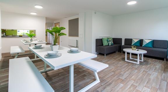 1 bedroom student apartment in Frizinghall, Bradford