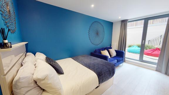 1 bedroom student apartment in City Centre, Reading