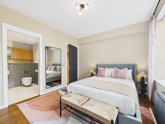 3 bedroom student apartment in Shoreditch, London