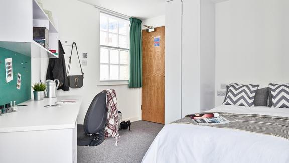 2 bedroom student apartment in City Centre, Leicester