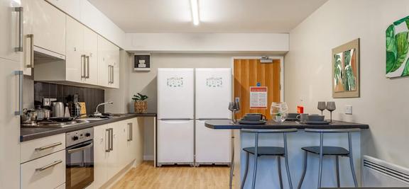 1 bedroom student apartment in City Centre, Reading