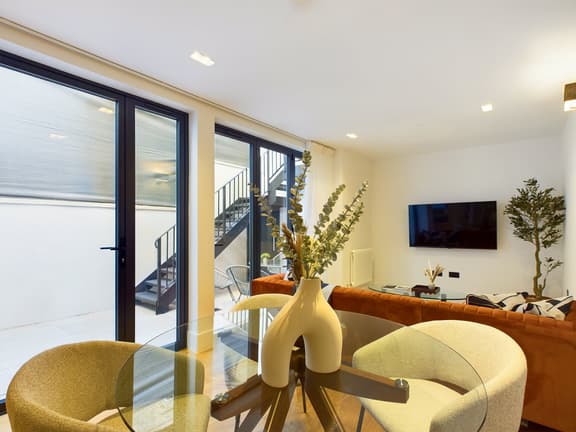2 bedroom student apartment in Marylebone, London