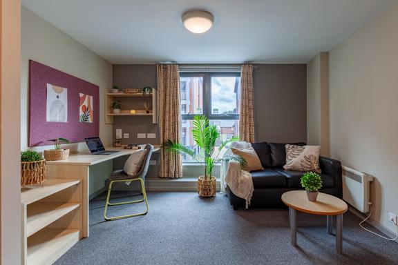 1 bedroom student apartment in City Centre, Reading