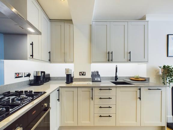 2 bedroom student apartment in Marylebone, London
