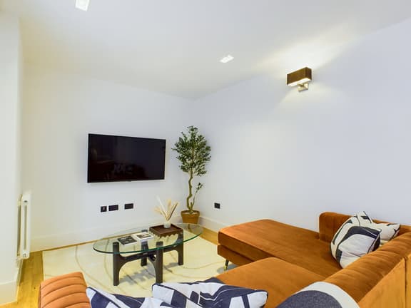 2 bedroom student apartment in Marylebone, London