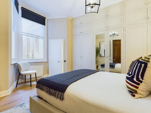 2 bedroom student apartment in Chelsea, London