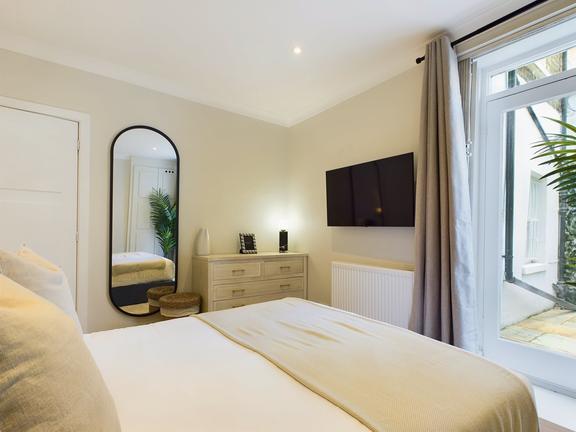 2 bedroom student apartment in Marylebone, London