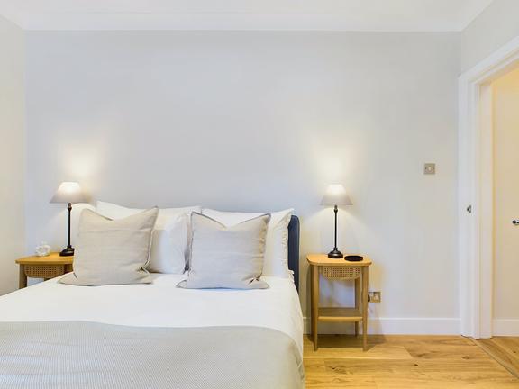 2 bedroom student apartment in Marylebone, London