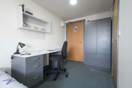 1 bedroom student apartment in Penkhull, Stoke-on-Trent