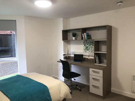 1 bedroom student apartment in Shelton, Stoke-on-Trent