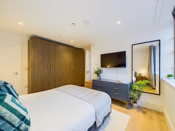 2 bedroom student apartment in Paddington, London