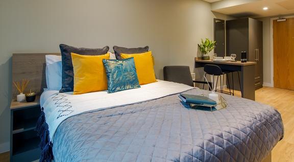 2 bedroom student apartment in City Centre, Leeds