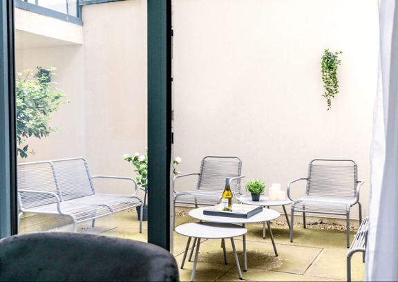 2 bedroom student apartment in Soho, London