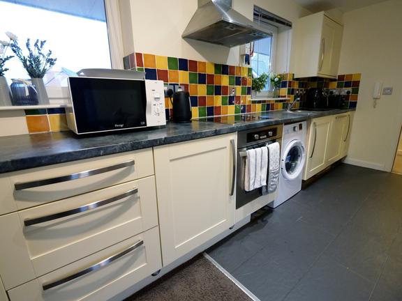 4 bedroom student apartment in Newcastle-under-Lyme, Stoke-on-Trent