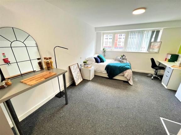 1 bedroom student apartment in City Centre, Leicester