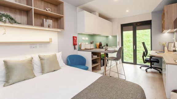 3 bedroom student apartment in Blackford, Edinburgh