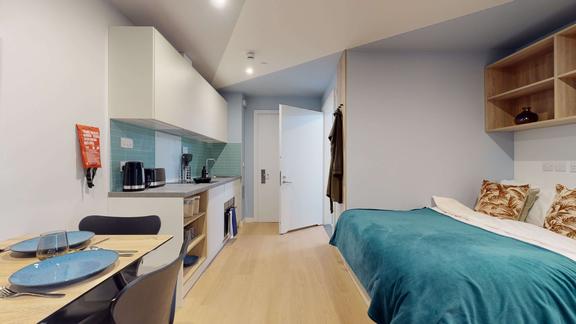3 bedroom student apartment in Blackford, Edinburgh