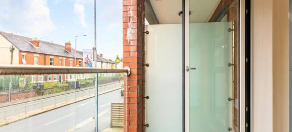 1 bedroom student apartment in Newcastle-under-Lyme, Stoke-on-Trent