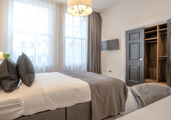 2 bedroom student apartment in Soho, London