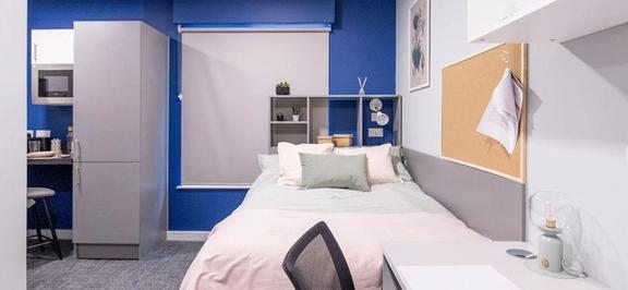 2 bedroom student apartment in Guildford, Surrey