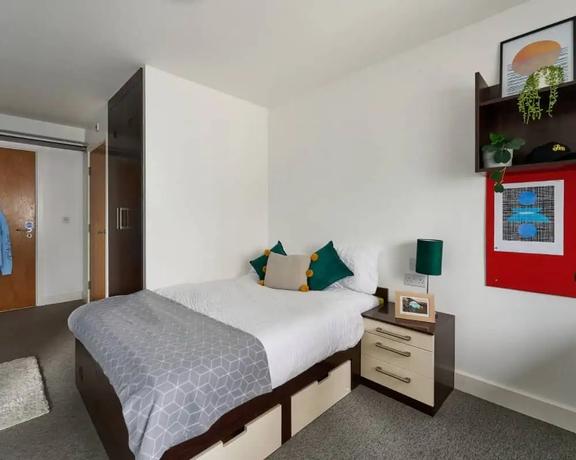 1 bedroom student apartment in Heath Town, Wolverhampton