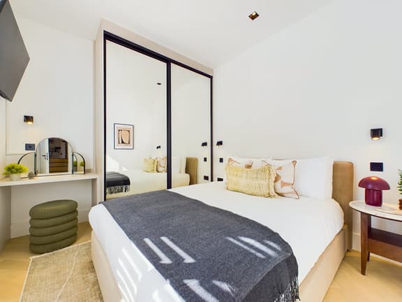 2 bedroom student apartment in Marylebone, London