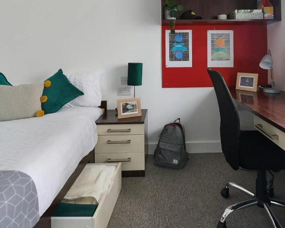 1 bedroom student apartment in Heath Town, Wolverhampton