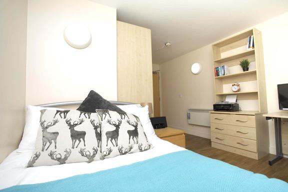 1 bedroom student apartment in Victoria Park, Manchester