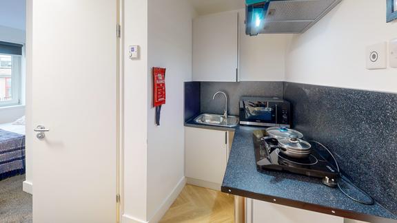 1 bedroom student apartment in City Centre, Coventry