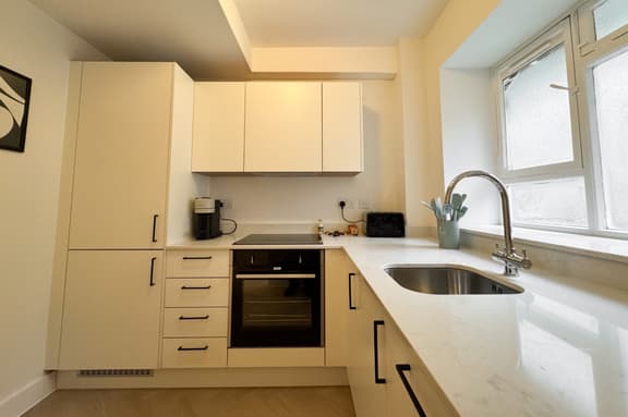 2 bedroom student apartment in Soho, London