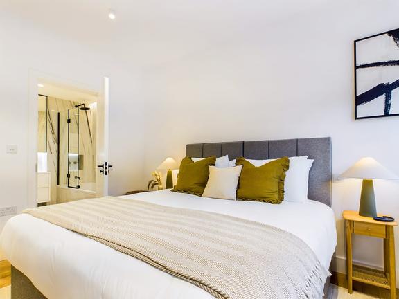 3 bedroom student apartment in Camden, London