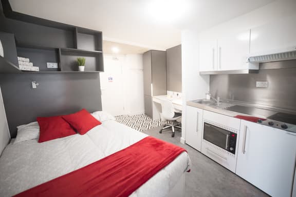 1 bedroom student apartment in City Centre, Coventry