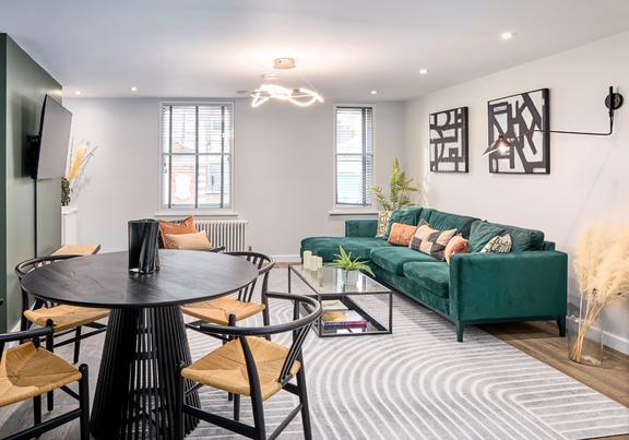 2 bedroom student apartment in Soho, London