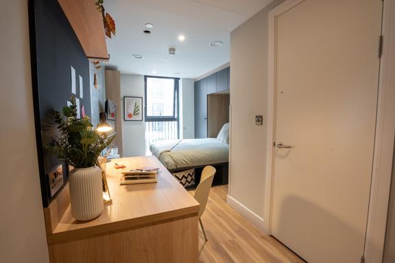 3 bedroom student apartment in Brent Cross, London