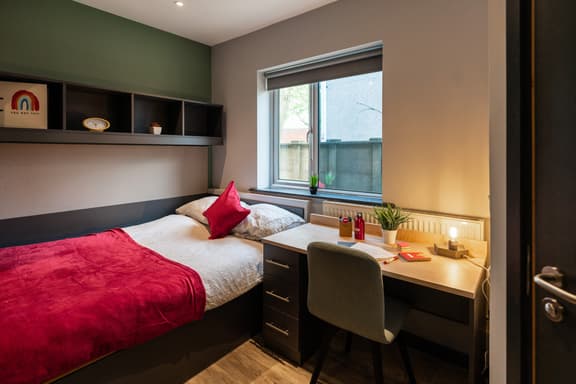 1 bedroom student apartment in City Centre, Coventry