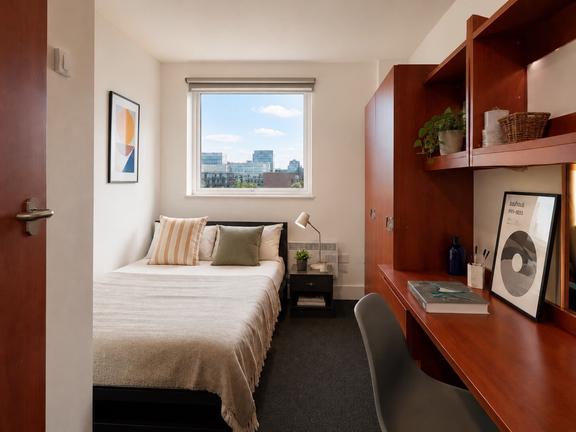 1 bedroom student apartment in City Centre, Coventry
