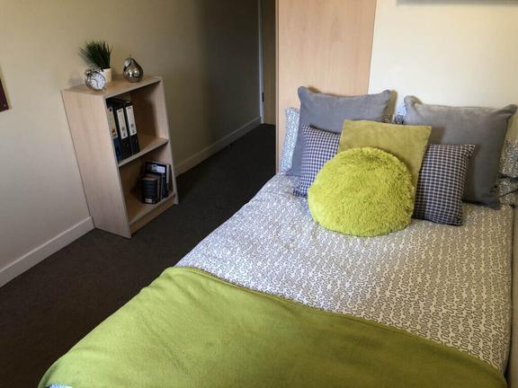 6 bedroom student apartment in Great Horton, Bradford