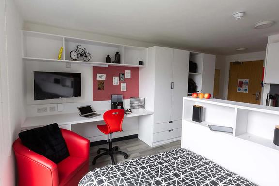 1 bedroom student apartment in City Centre, Coventry