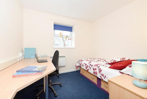 1 bedroom student apartment in Vicarage Hill, Wrexham