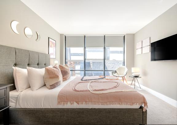 2 bedroom student apartment in Soho, London