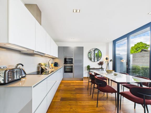 2 bedroom student apartment in Camden, London