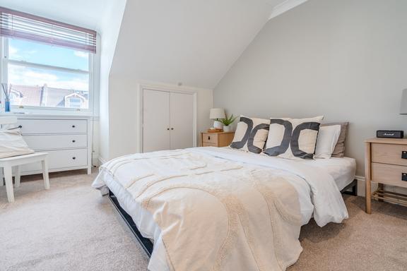 2 bedroom student apartment in Hampstead, London