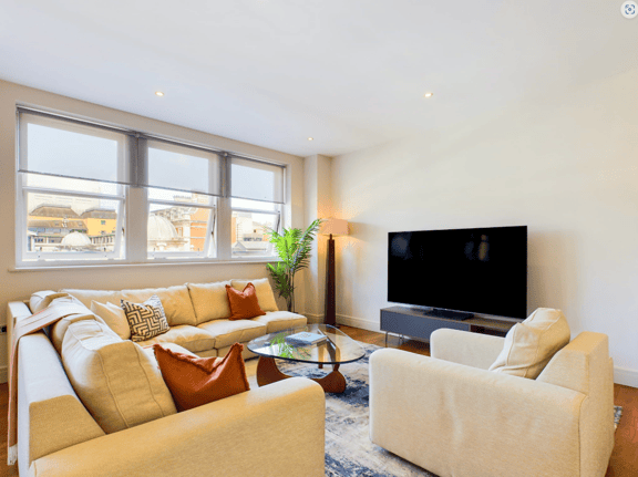 2 bedroom student apartment in Soho, London